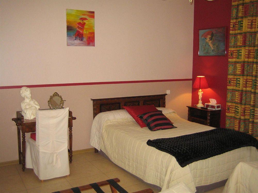 Chambre D'Hotes Domaine Le Castagne Auch Exterior photo